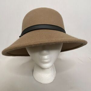 Nine West Felted Wool Hat Tan Wide Brim Cloche Black Faux Leather Band